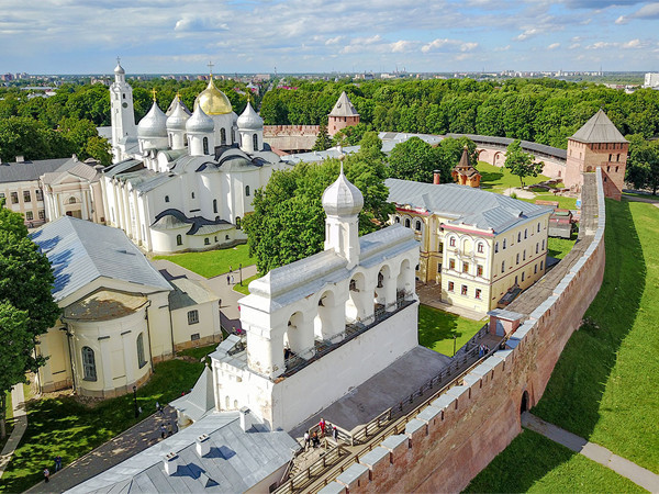 Взгляд с высоты. Храмы Великого Новгорода (12+)
