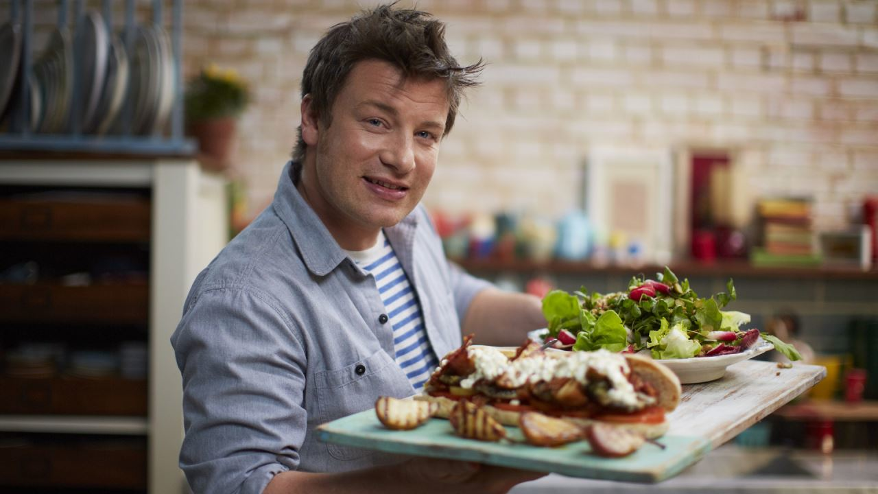 Jamiejevi 15-minutni obroki: Bolonjska omaka z rakovim mesom in mehiški sendvič BLT