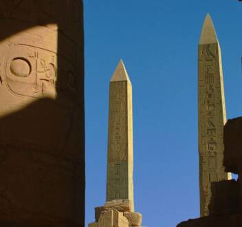 Alienígenas: El poder de los obeliscos