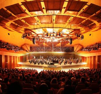 Musikverein. Vienna: Wiener Philharmoniker, Christian Thielemann; Beethoven 9