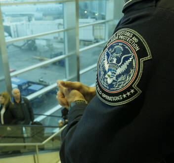 Control de aeropuertos: USA: Quien trafica una vez, ¿lo hará dos veces?