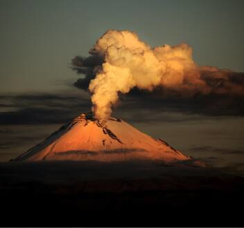 Volcán: destrucción y creación: Un pasado ardiente