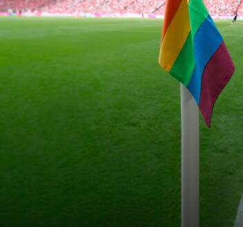 Informe Plus+. Fútbol y homofobia